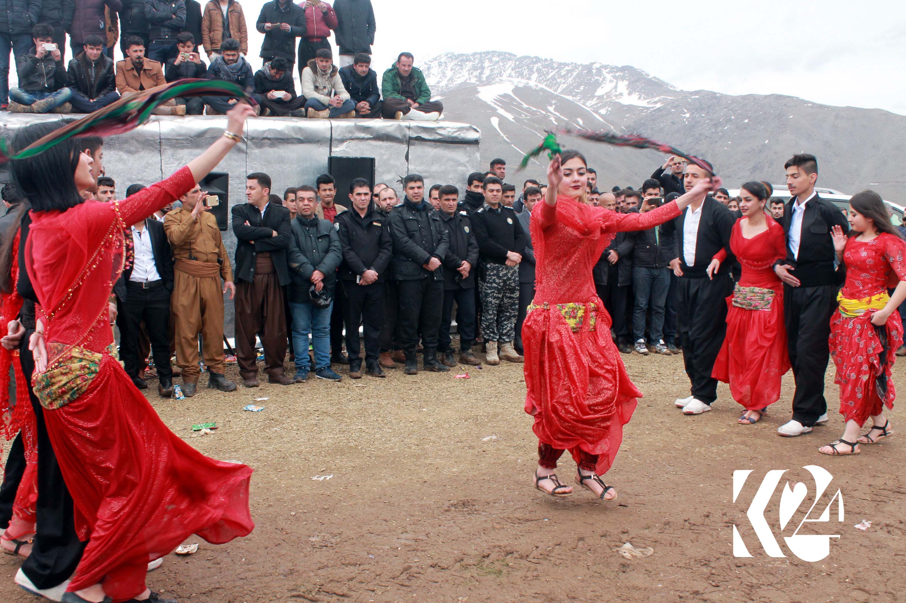 بە وێنە.. فێستیڤاڵی بەفر لە حاجی ئۆمەر